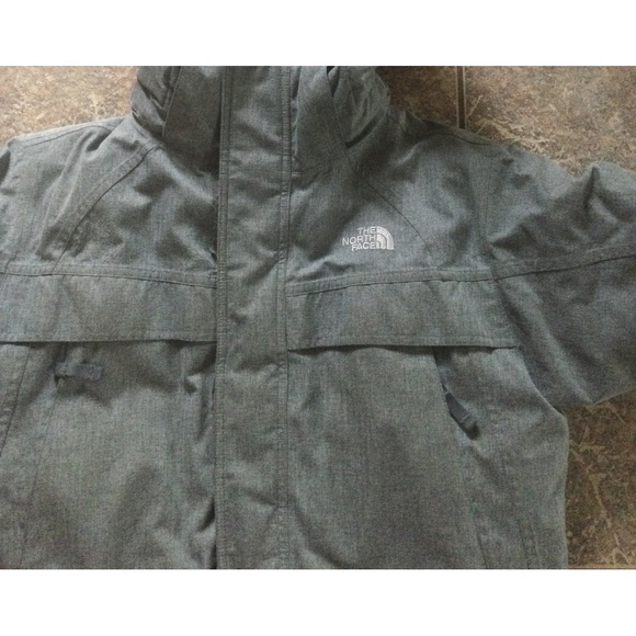 Pre own Boy’s winter coat NORTHFACE - Picture 2 of 6